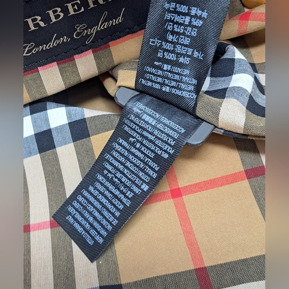 Burberry Women's Shoulder Bag Tote Nova Check Rainbow Pride Italy 19" x 15.5" - Picture 12 of 15